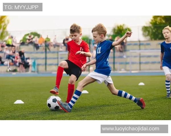 足球明星童年成长故事与经典瞬间回顾图片集锦